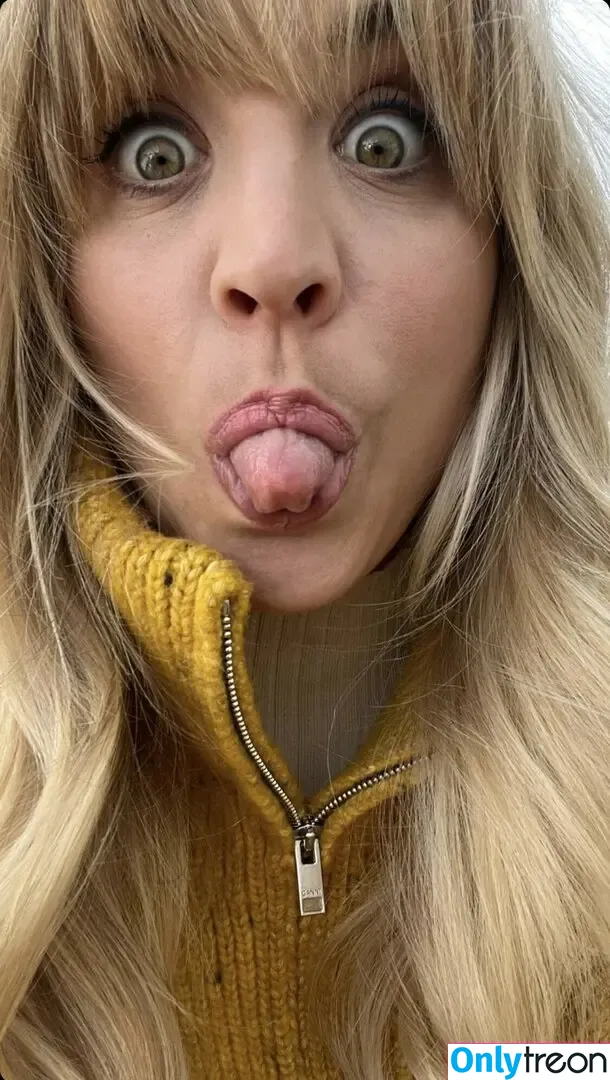 Kaley Cuoco голая photo #0648 (kaleycuoco)
