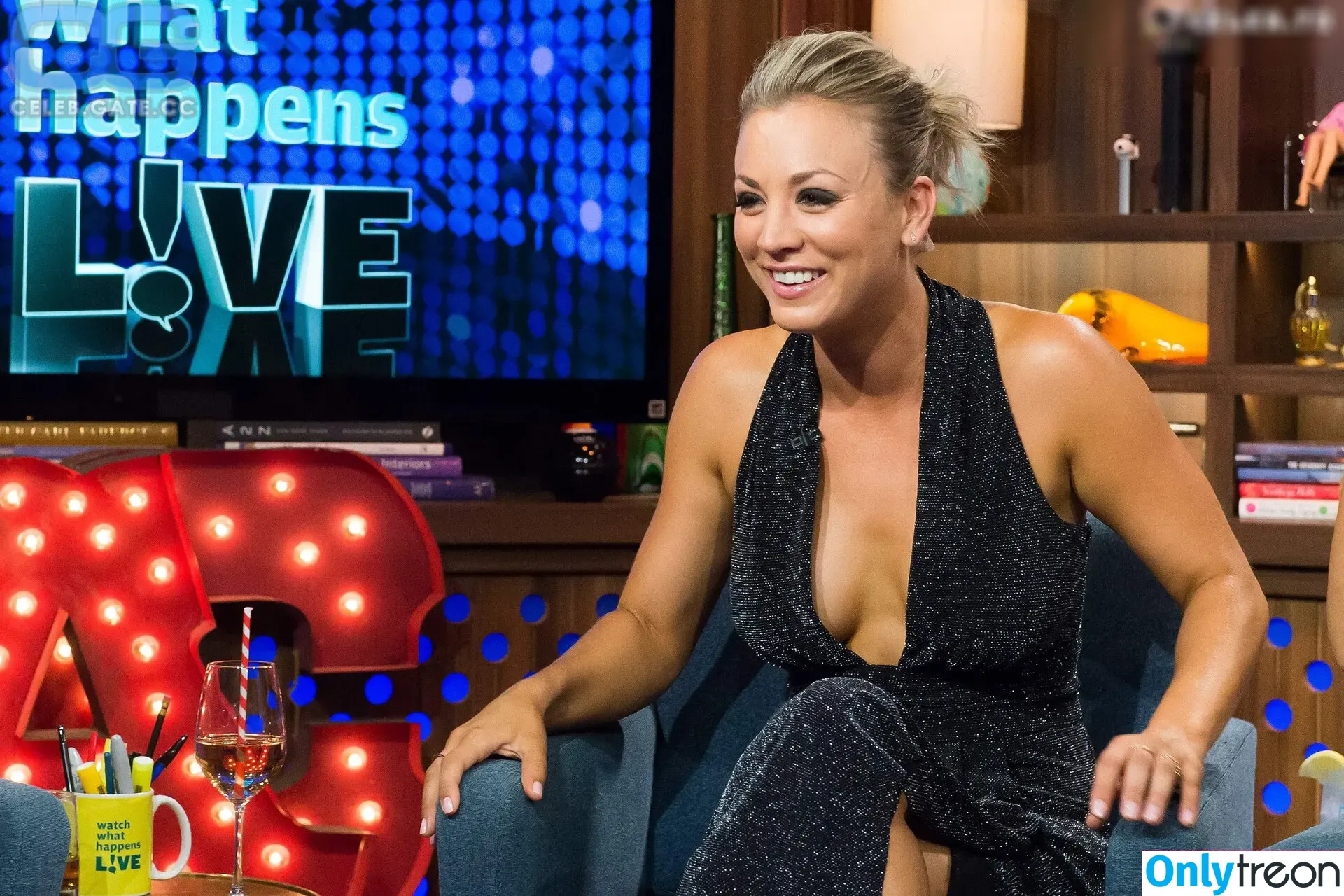 Kaley Cuoco голая photo #0942 (kaleycuoco)