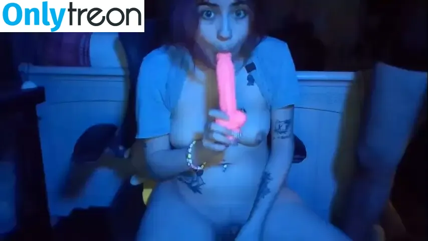 Kali Down nude photo #0054 (kalidown / kaliii / nocarekali)