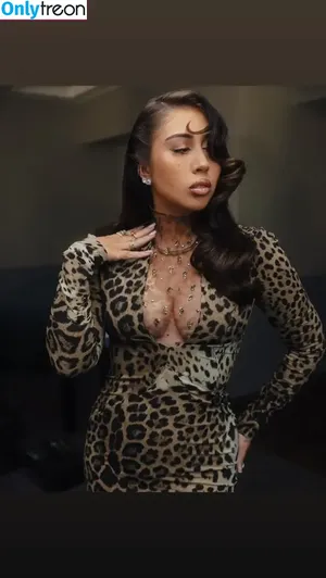 Kali Uchis / kaliuchis / spicxyy фото голая #0235