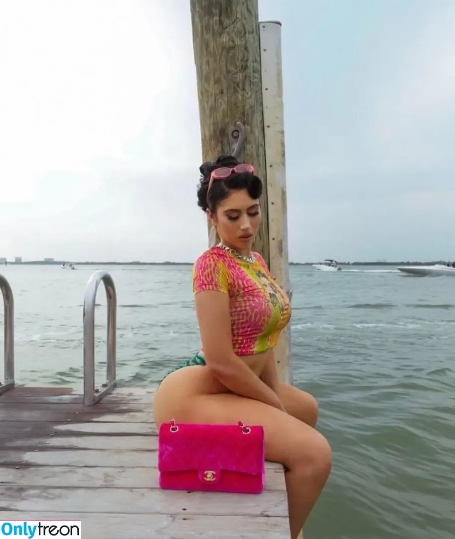 Kali Uchis nude photo #0259 (kaliuchis / spicxyy)