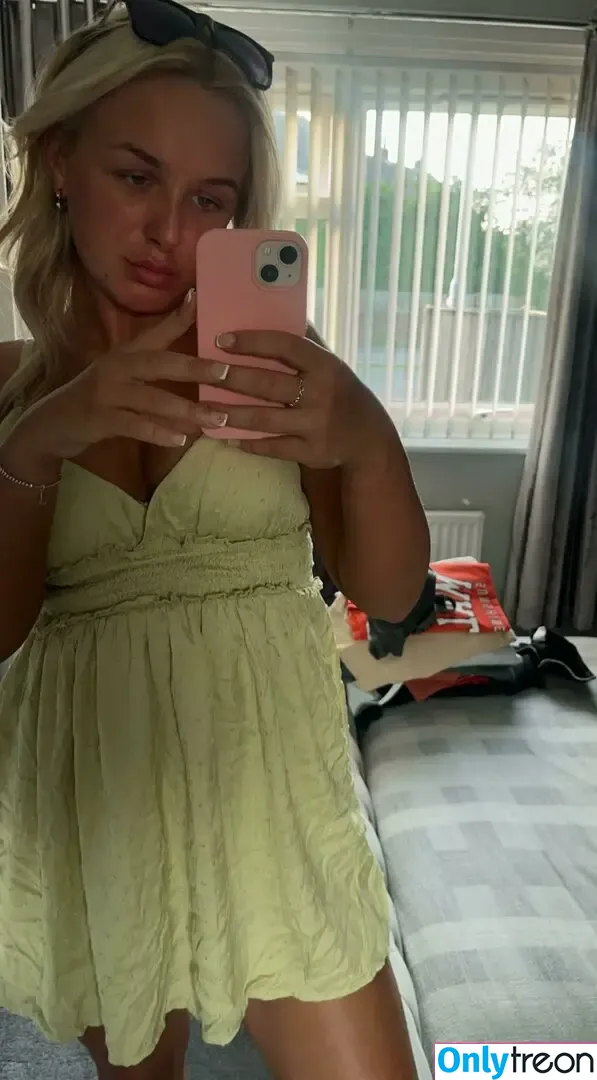 Kalicia nude photo #0012 (kaliciaa / psychickalicia)