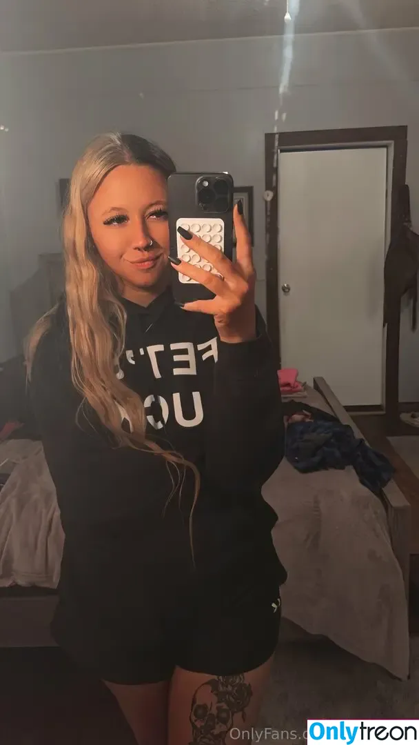 kalilynn27 nude photo #0037 (kal.cuttie)
