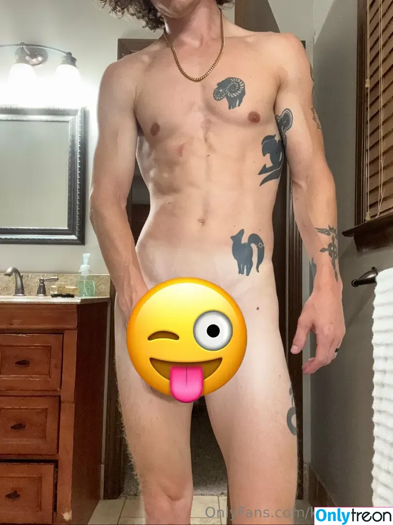 kallen2044 nude photo #0168 (definitelynotkyleallen)