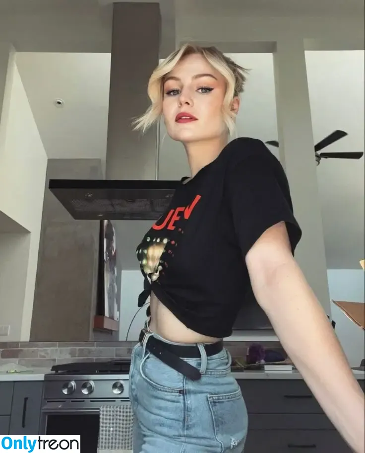 KallMeKris nude photo #0572 (kriscollins)