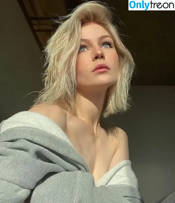 KallMeKris nude photo #0579 (kriscollins)