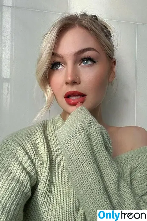KallMeKris nude photo #0582 (kriscollins)
