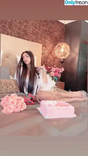 kamilathestar / thestarkamila / thestarkamila - sexy morrocan latina trans nude photo #0001