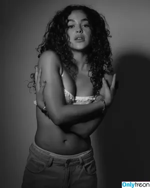 Kamilya Peer Levi / kamilyapeerlevi nude photo #0001