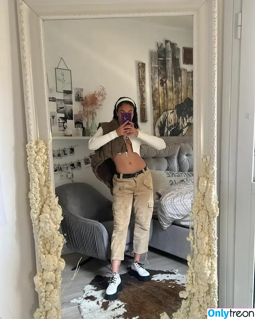 Kamilya Peer Levi nude photo #0017 (kamilyapeerlevi)