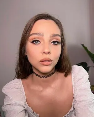 Kamochi ASMR / azvsa_ / kahleesiasmr / kamochiasmr nude photo #0023