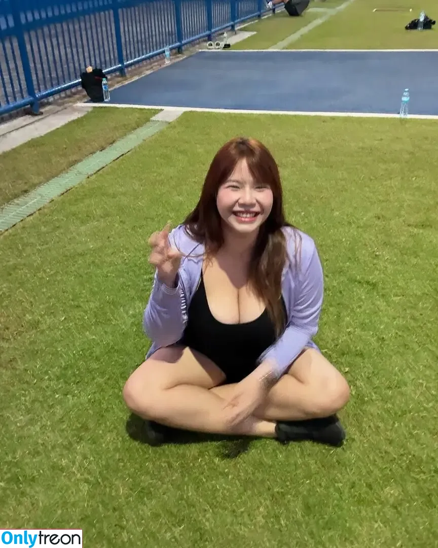 kanakarinaa nude photo #0009 (Varangkana Klapajon / jennakristinaaaaa)