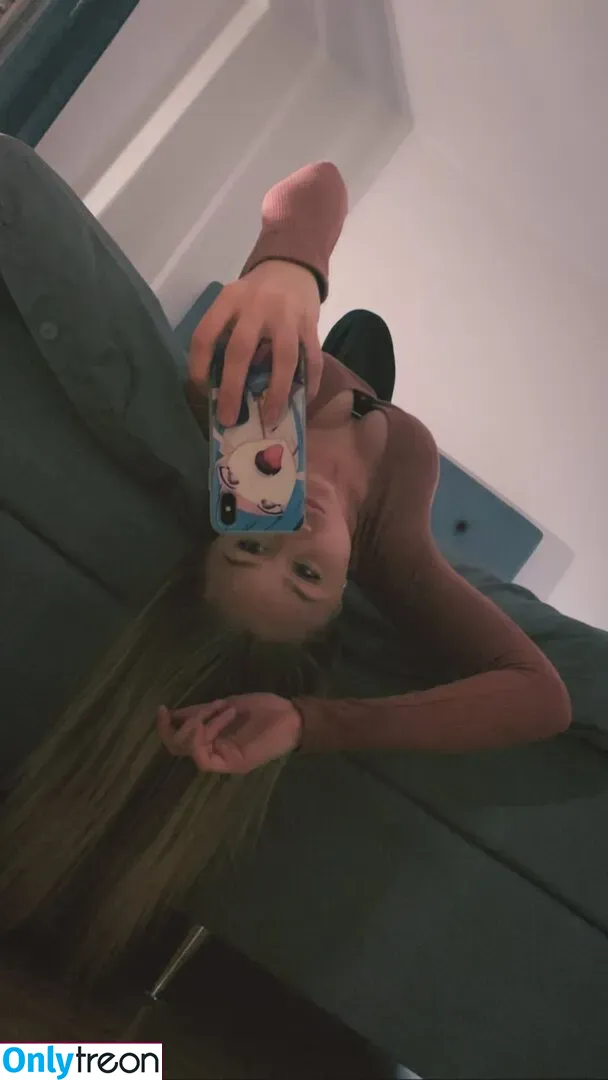 Kandyland голая photo #0210 (Kandylul / swishersweet13)