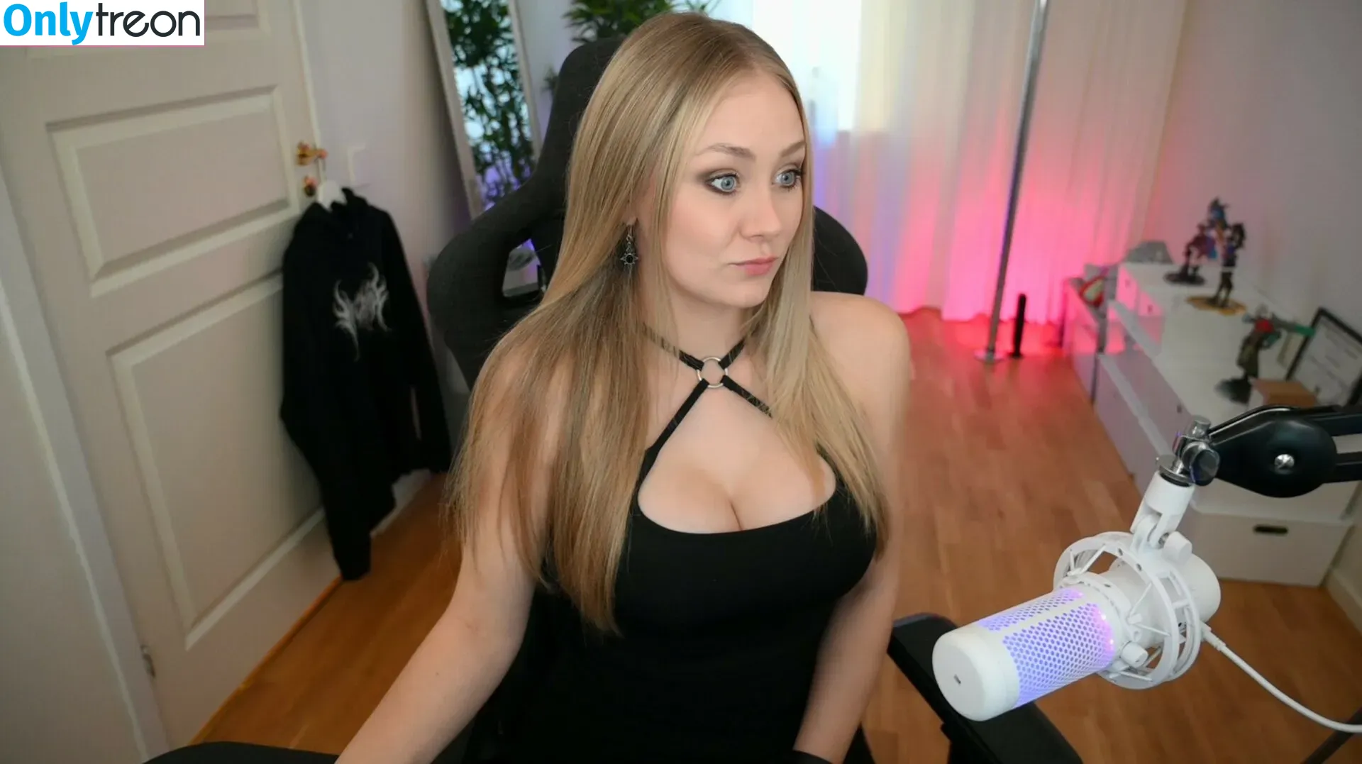Kandyland nude photo #0215 (Kandylul / swishersweet13)