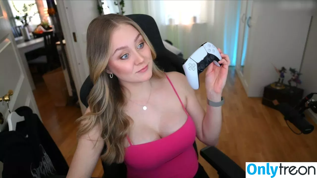 Kandyland nude photo #0352 (Kandylul / swishersweet13)