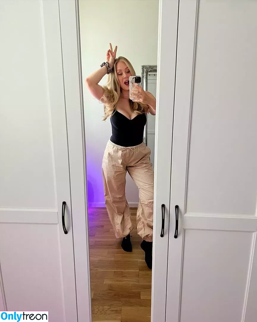 Kandyland nude photo #0365 (Kandylul / swishersweet13)