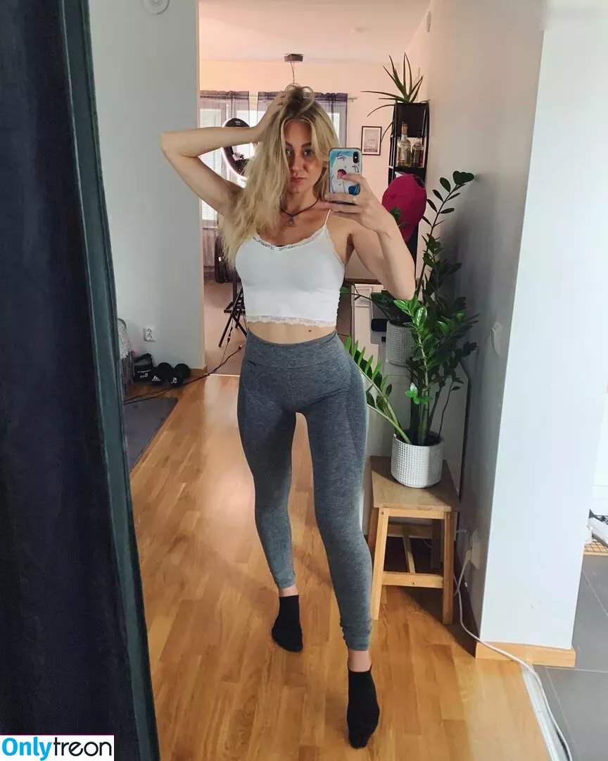 Kandyland nude photo #0370 (Kandylul / swishersweet13)