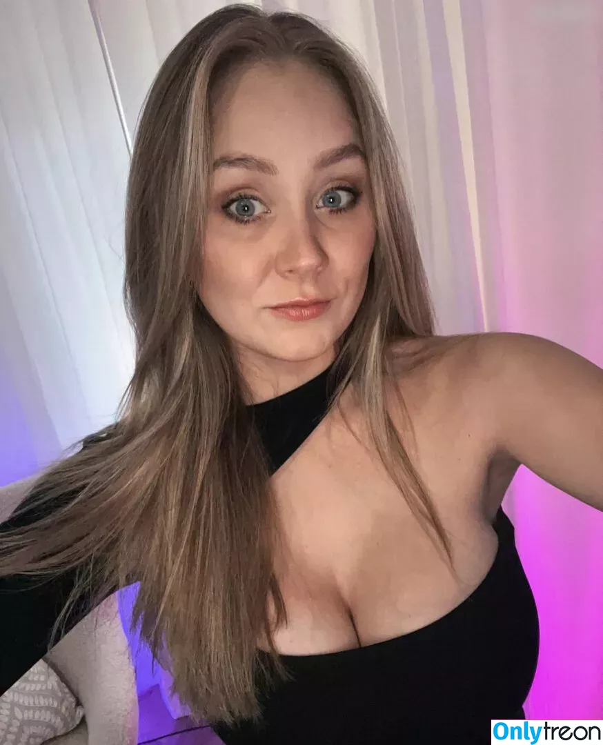 Kandyland nude photo #0379 (Kandylul / swishersweet13)