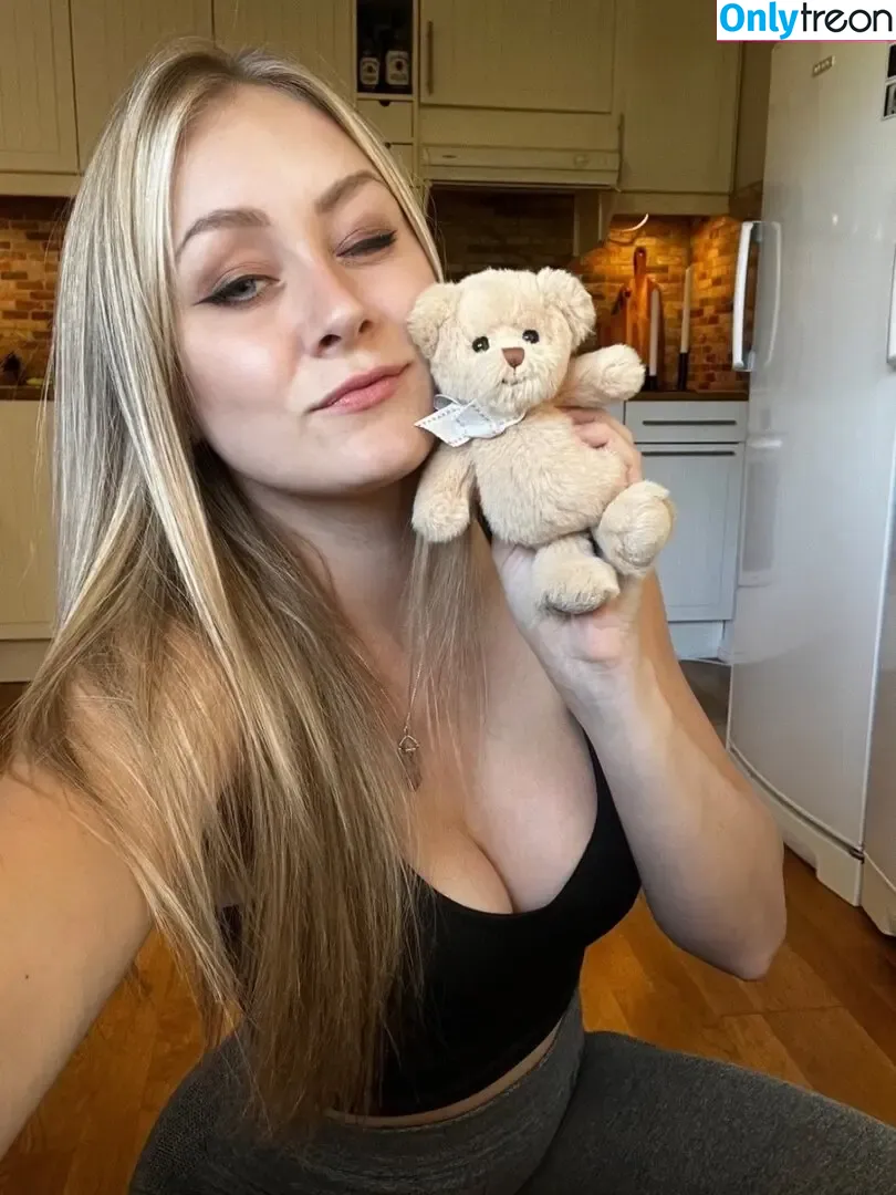 Kandyland nude photo #0493 (Kandylul / swishersweet13)