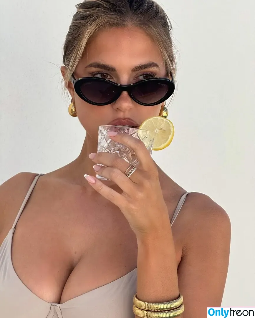 Kara Del Toro nude photo #3938 (Karajewell / karadeltoro / karajewelll)
