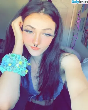 karamariee420 / junketsu420 / karadise420 nude photo #0001