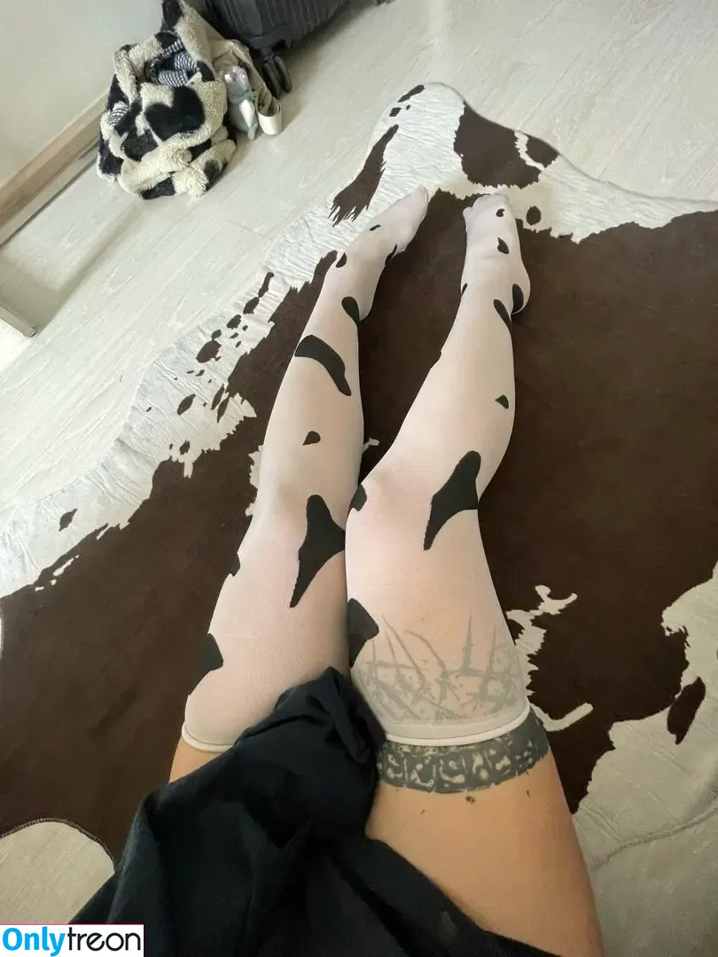 karandashiha nude photo #0099 (Đào Vũ Hạnh Linh)