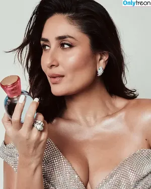 Kareena Kapoor KHAN / kareenakapoorkhan nude photo #0003