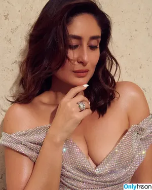 Kareena Kapoor KHAN / kareenakapoorkhan nude photo #0004
