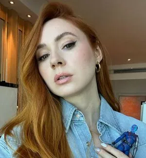 Karen Gillan / karengillan nude photo #0232