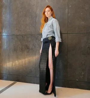 Karen Gillan / karengillan nude photo #0233