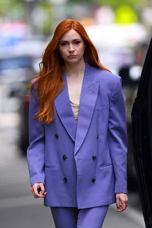 Karen Gillan / karengillan nude photo #0331
