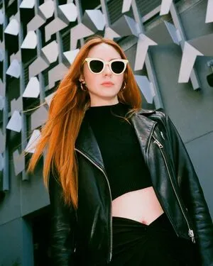 Karen Gillan / karengillan nude photo #0367