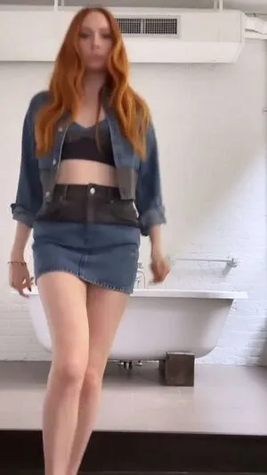 Karen Gillan / karengillan фото голая #0451