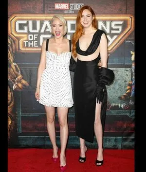 Karen Gillan / karengillan фото голая #0457