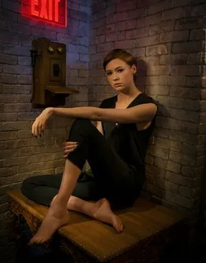 Karen Gillan / karengillan фото голая #0473
