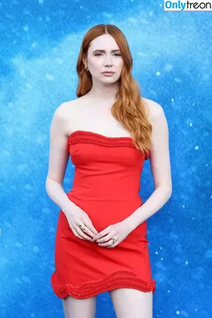 Karen Gillan / karengillan nude photo #0745