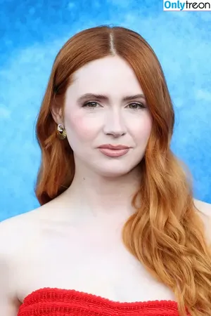 Karen Gillan / karengillan nude photo #0746