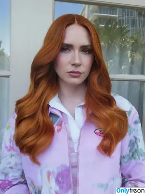 Karen Gillan / karengillan nude photo #0759