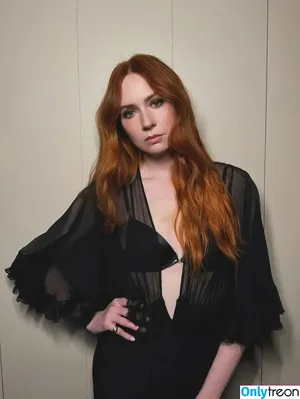 Karen Gillan / karengillan nude photo #0894