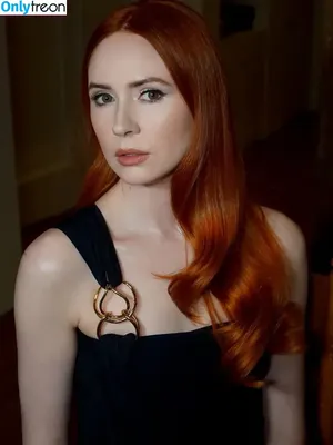 Karen Gillan / karengillan nude photo #0900