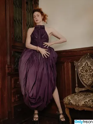 Karen Gillan / karengillan nude photo #0907