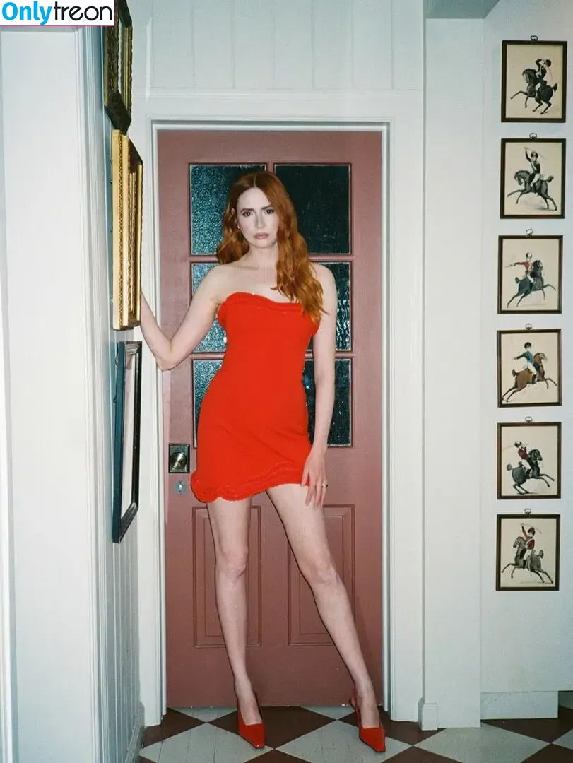 Karen Gillan nude photo #0752 (karengillan)
