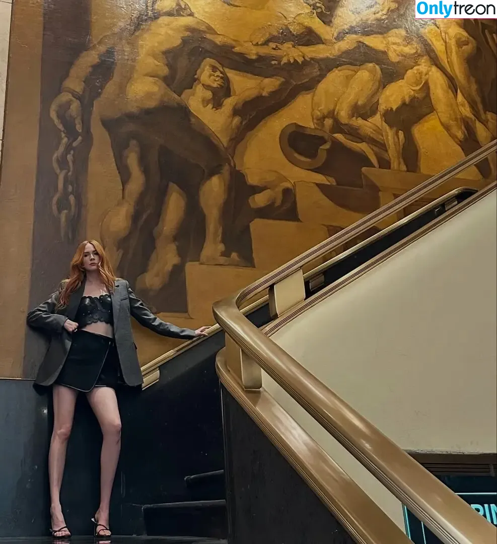 Karen Gillan голая photo #0769 (karengillan)