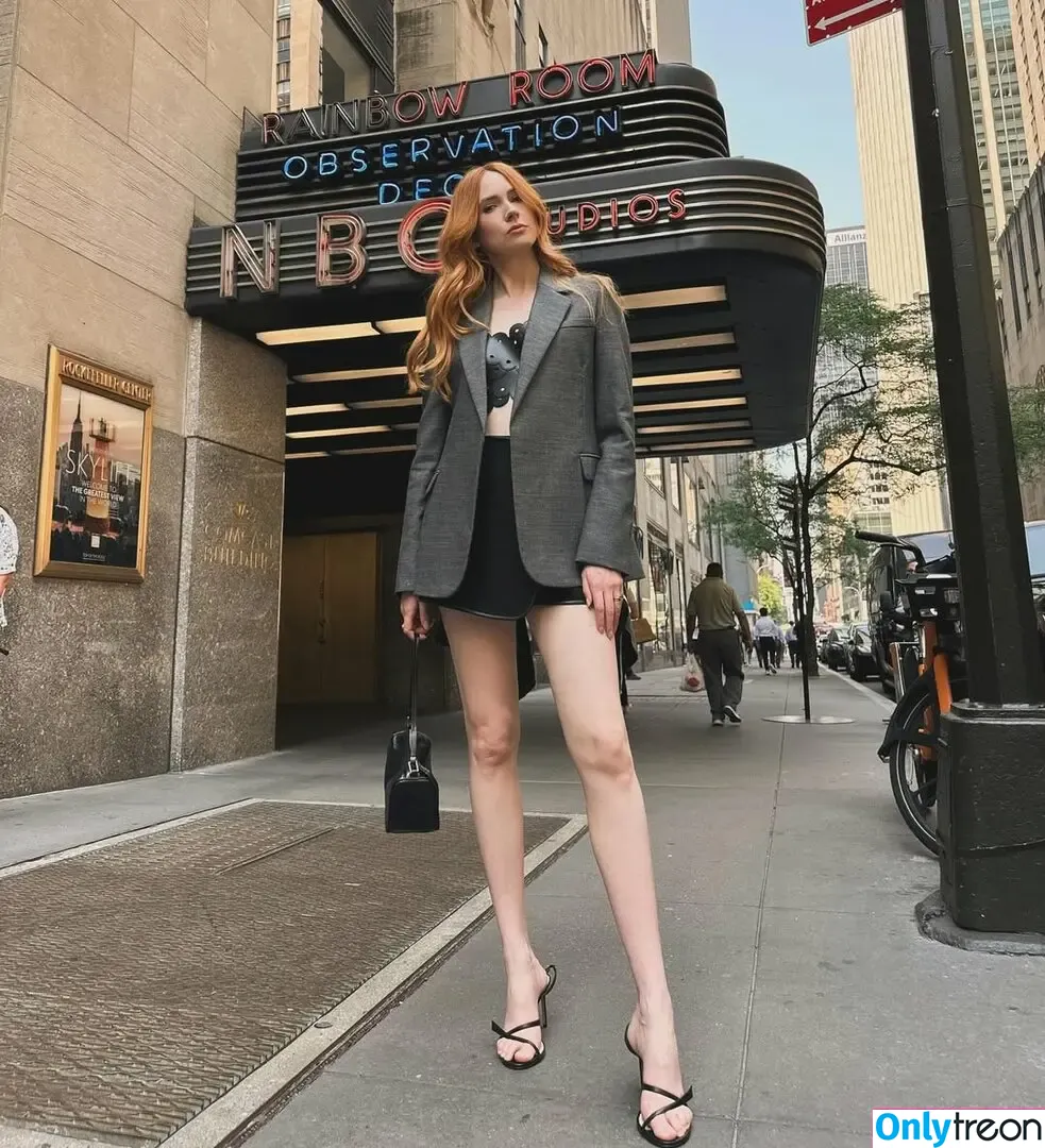Karen Gillan nude photo #0773 (karengillan)