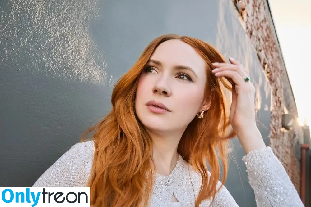 Karen Gillan nude photo #0775 (karengillan)