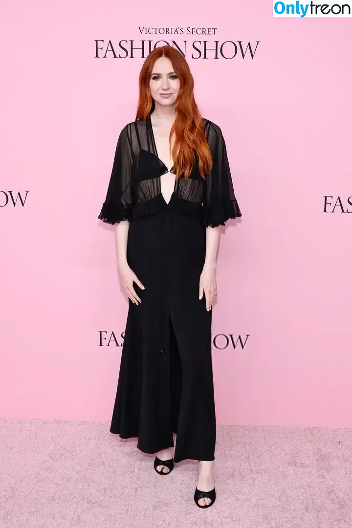 Karen Gillan nude photo #0876 (karengillan)