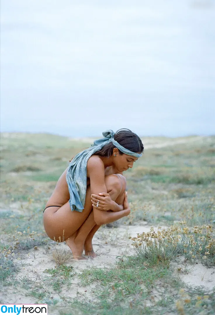Karen Joigny голая photo #0054 (Karen Joigny)