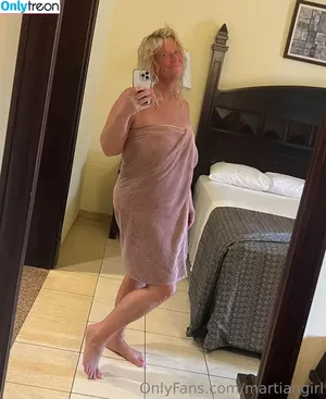 Karen Pennington / Bailey Buttner / Karen Buttner / Karensgalaxy / Martiangirl / Martiangirl1 / karen.buttner nude photo #0014