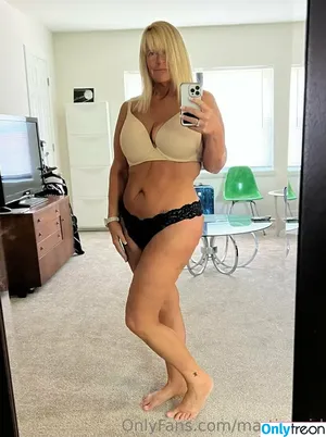 Karen Pennington / Bailey Buttner / Karen Buttner / Karensgalaxy / Martiangirl / Martiangirl1 / karen.buttner nude photo #0032
