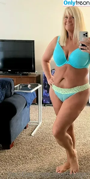 Karen Pennington / Bailey Buttner / Karen Buttner / Karensgalaxy / Martiangirl / Martiangirl1 / karen.buttner nude photo #0042